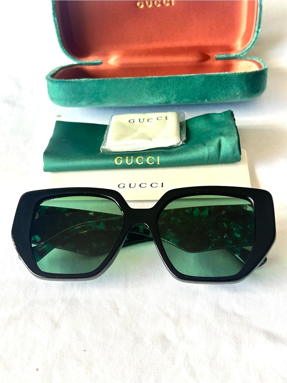 Gucci GG0956S 001 Oversized Black & Green Frame Sunglasses w Green Lenses - Picture 13 of 13